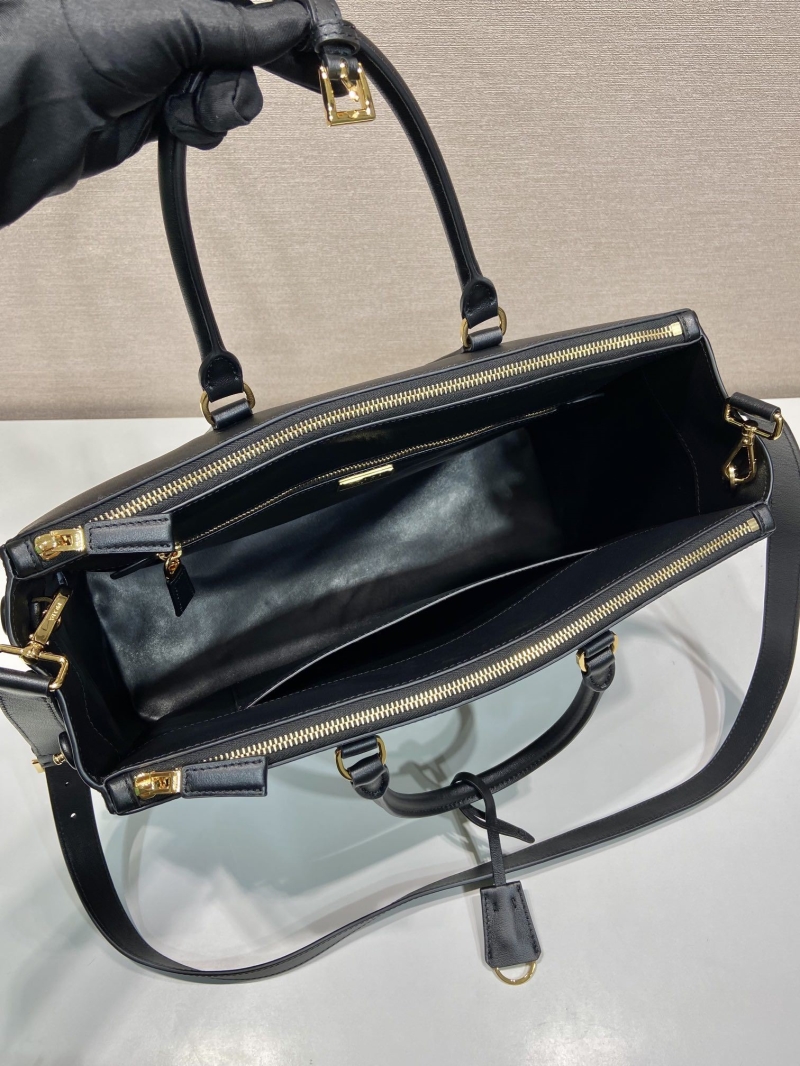 Pra*a top handle bags